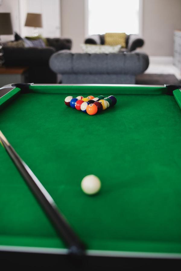 Large Country House - Hot Tub - Pool Table - Bbq - 5 Bedrooms - Log Burner Three Legged Cross ภายนอก รูปภาพ